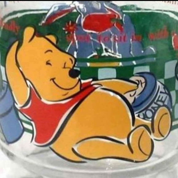 Winnie The Pooh and Eeyore Vintage Anchor Hocking Glass carafe - Picture 4 of 9